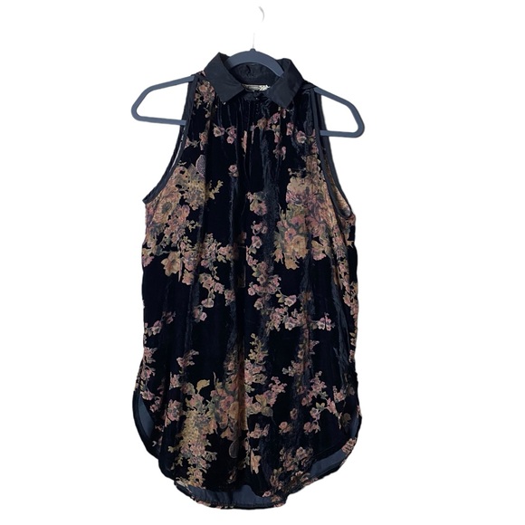 Gimmicks by BKE Black Floral Tunic - Picture 2 of 9